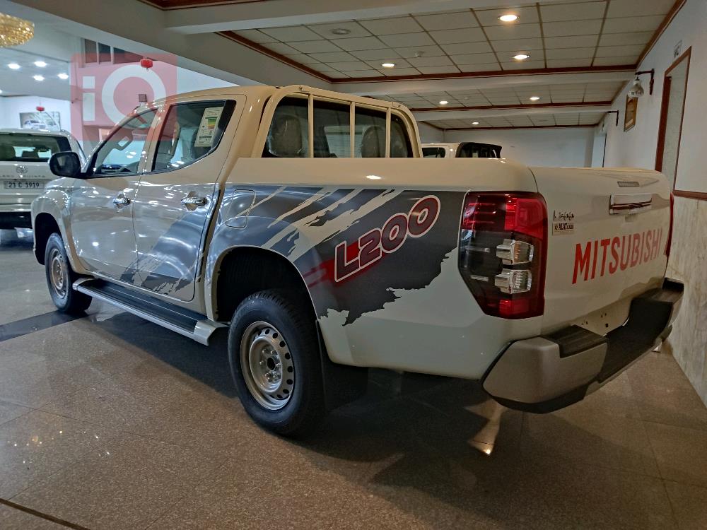 میتسوبیشی L200